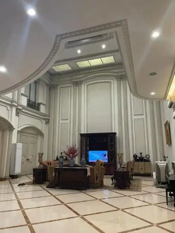 Dijual rumah mewah classic Mediterania Resort pik