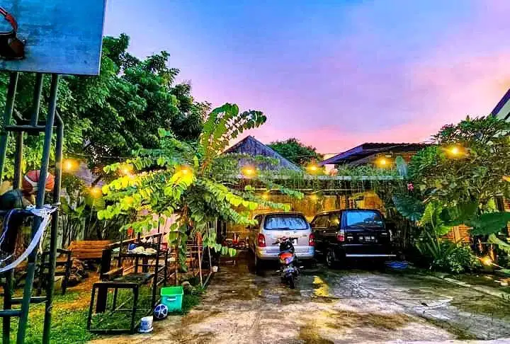 Rumah Cantik Luas desain unik Kadipiro Banjarsari Solo