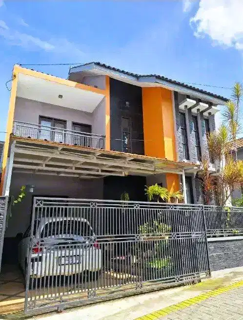 Jual Rumah NYAMAN dan LUAS di Dekat Pemkot dan alun-alun kota Cimahi