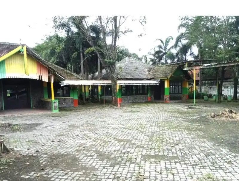 jual   tanah  murah bonus rumah ,cocok untuk ,  ,gudang ,  shoow room