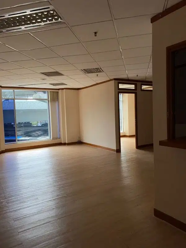 Disewakan Office Space Wisma Korindo Lokasi Dekat ke Halte Pancoran