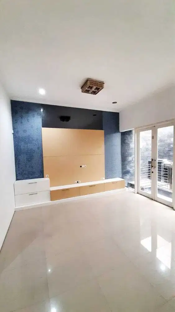 Rumah Second Siap Huni Di Pakuwon City Cluster Florence