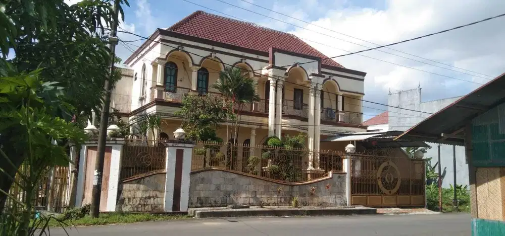 Rumah Mewah Panakukang Lengkap Interior dekat Boulevard Pengayoman