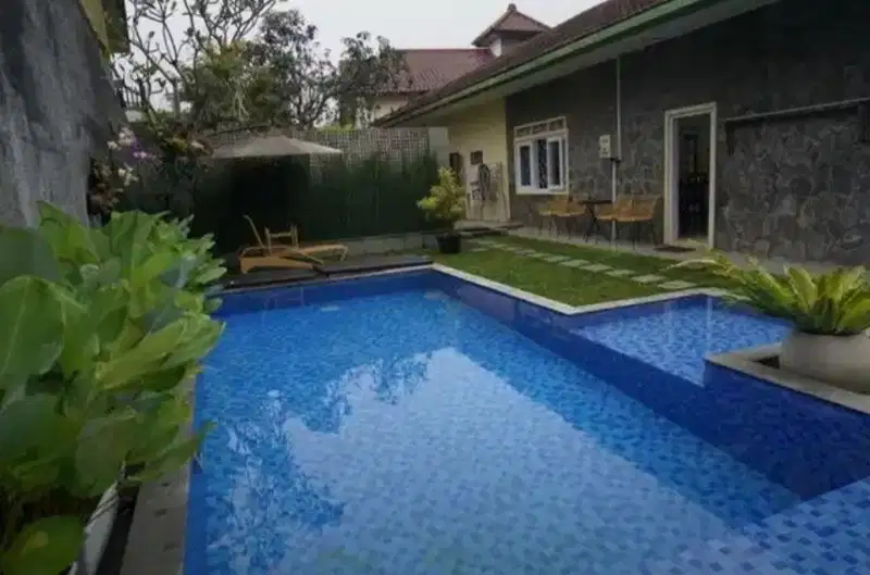 villa besar view bagus ada kolam renang di daerah bukit berbunga batu