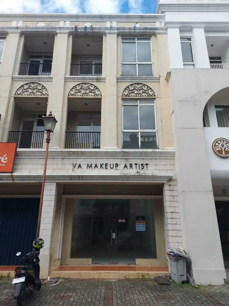 Dijual Serius Ruko 3 lantai  Graha Boulevard Sumarecon Serpong