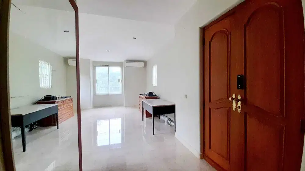 Jual Cepat Rumah Siap Huni 440m di Taman Golf Lippo Karawaci Tangerang