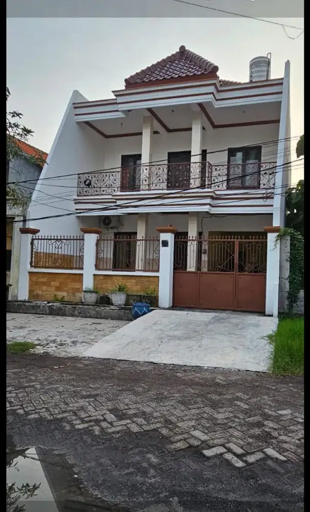 Jual rumah bagus strategis Medayu Utara 2lt