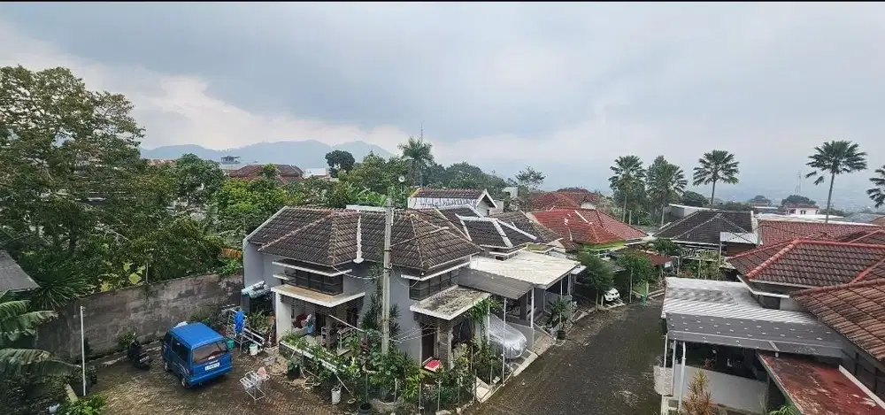 Villa murah di tengah kota batu 2 lt BU SEGERA bisa ditambah kolam rng