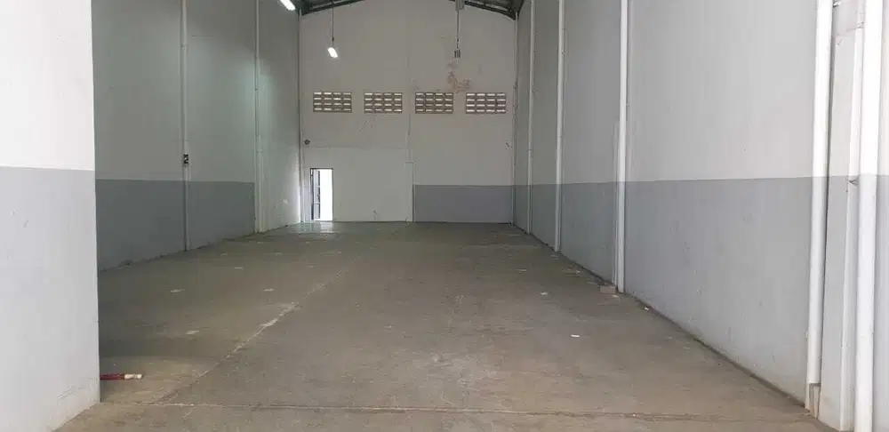 Disewakan  Gudang/Pabrik Hadap timur Ds.Ciakar Panongan - Kab.Tangera