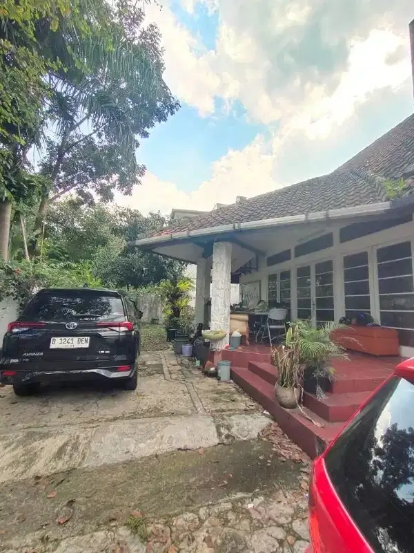 Rumah KLasik Dekat Hotel Pullman dan Gedung Sate Bandung Kota