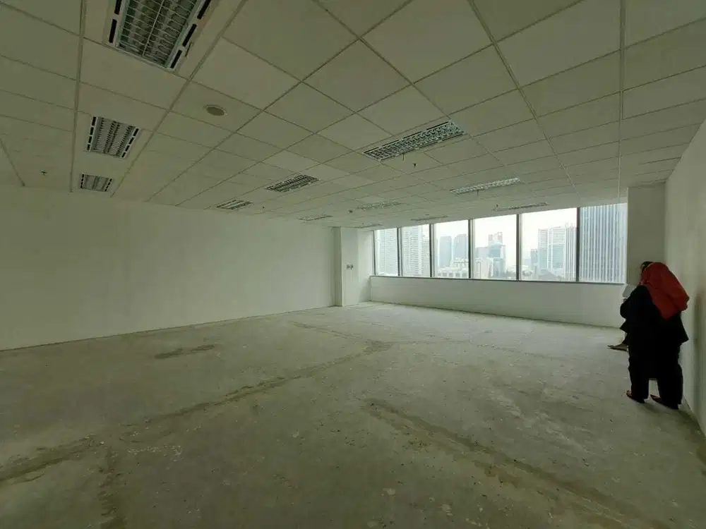 Sewa Kantor 107 m2 di Menara Palma Kuningan Kondisi Bare, Nego