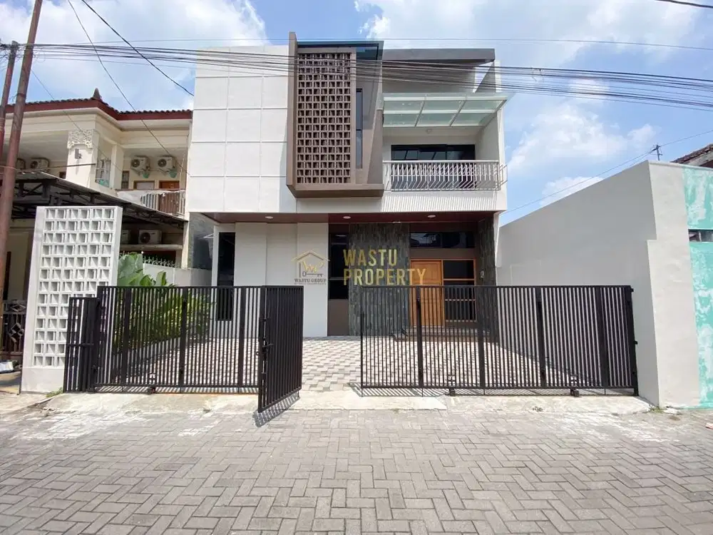 RUMAH SIAP HUNI CARPORT 2 MOBIL 5 MENIT AL AZHAR NGAGLIK SLEMAN