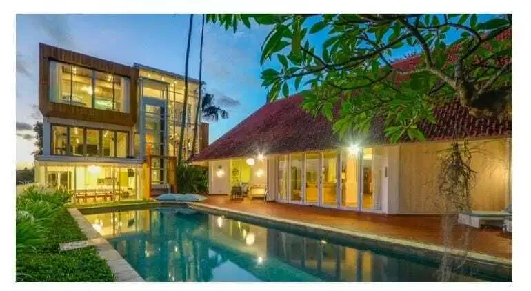 For Sale Luxury Villa in Berawa Heart of Canggu Near Finns and Atlas