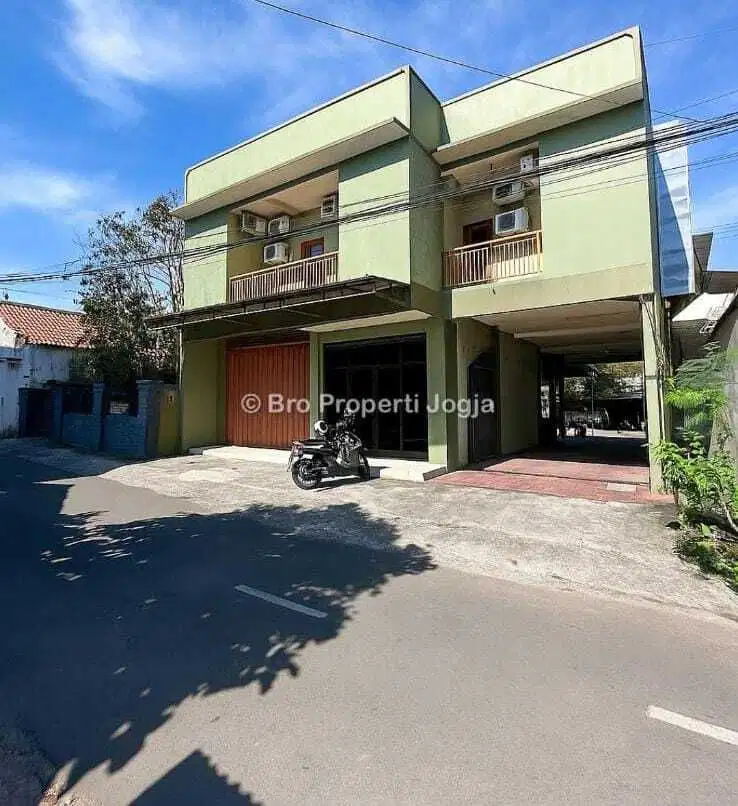 Rumah induk dan kos di jual murah di condong catur