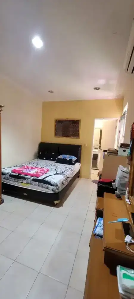 DIJUAL RUMAH 2 LANTAI BAGUS HARGA NEGO ROOFTOP SIAPHUNI SENTUL CITY