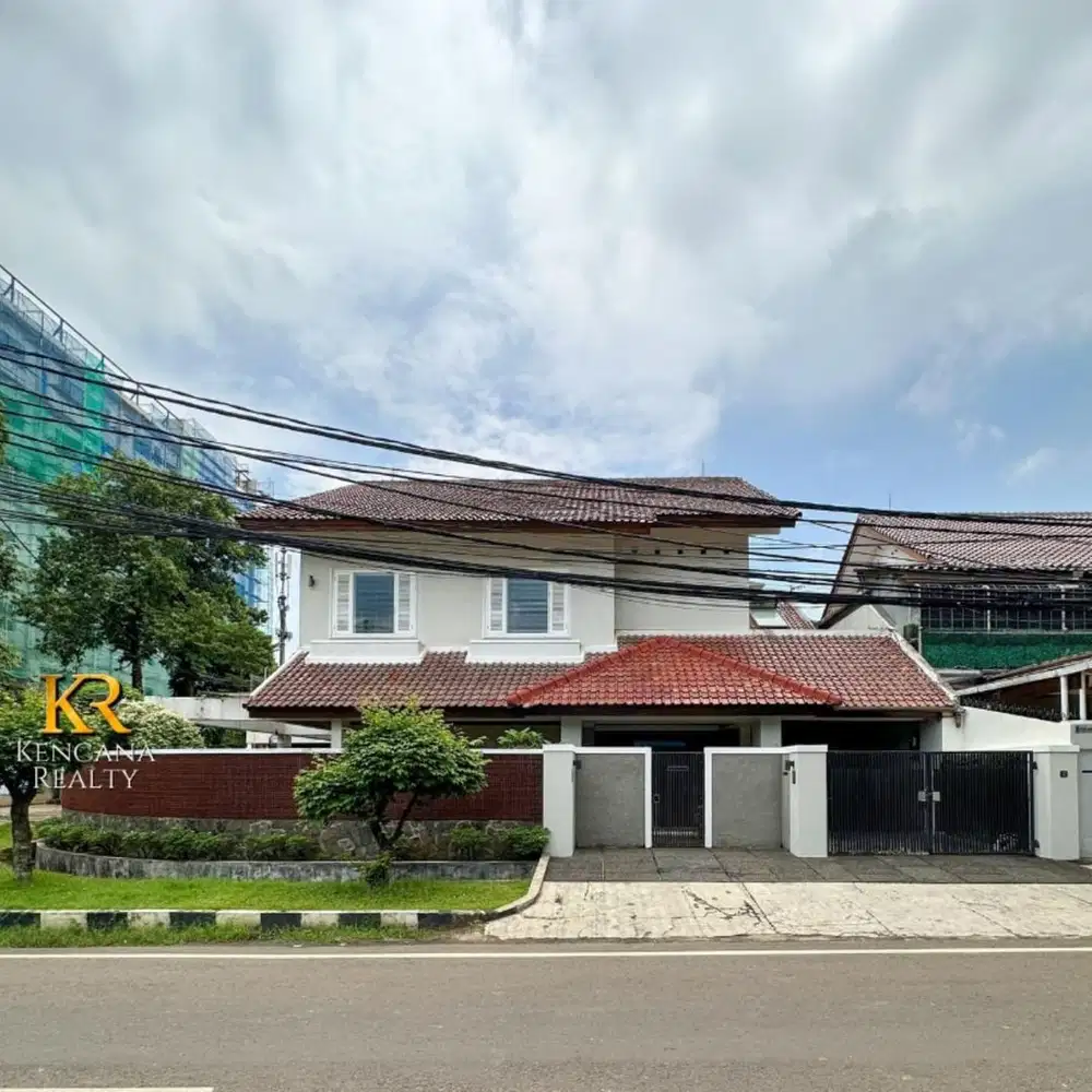 Rumah Senopati Area Kebayoran Baru Jalan Lebar