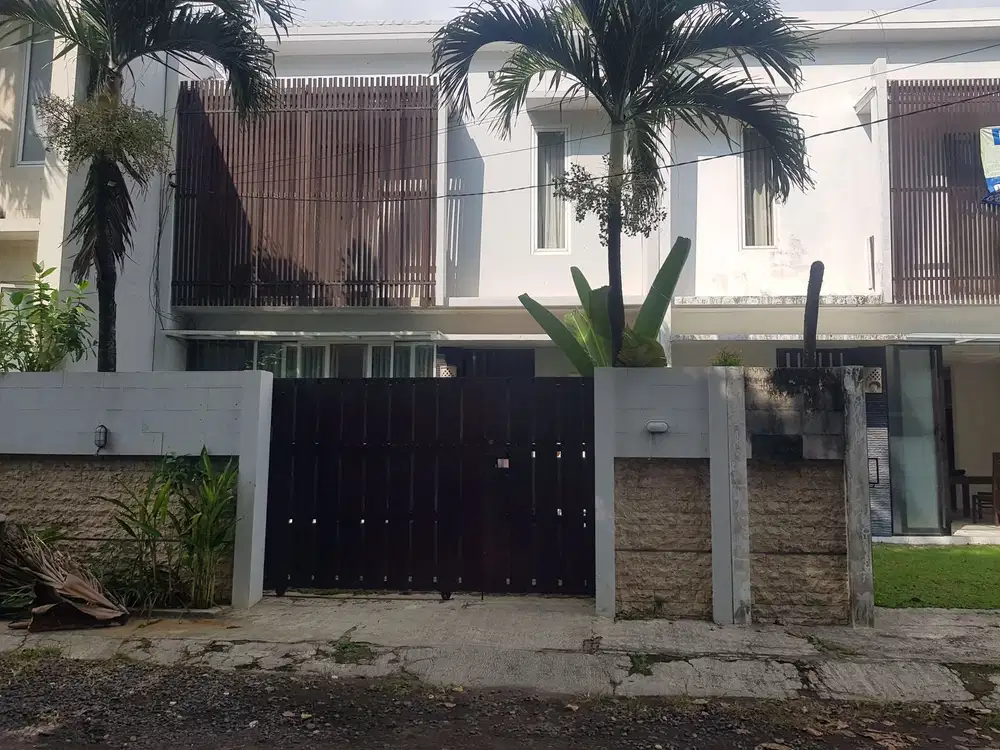 Dijual Villa Modern 2 Lantai Area seminyak