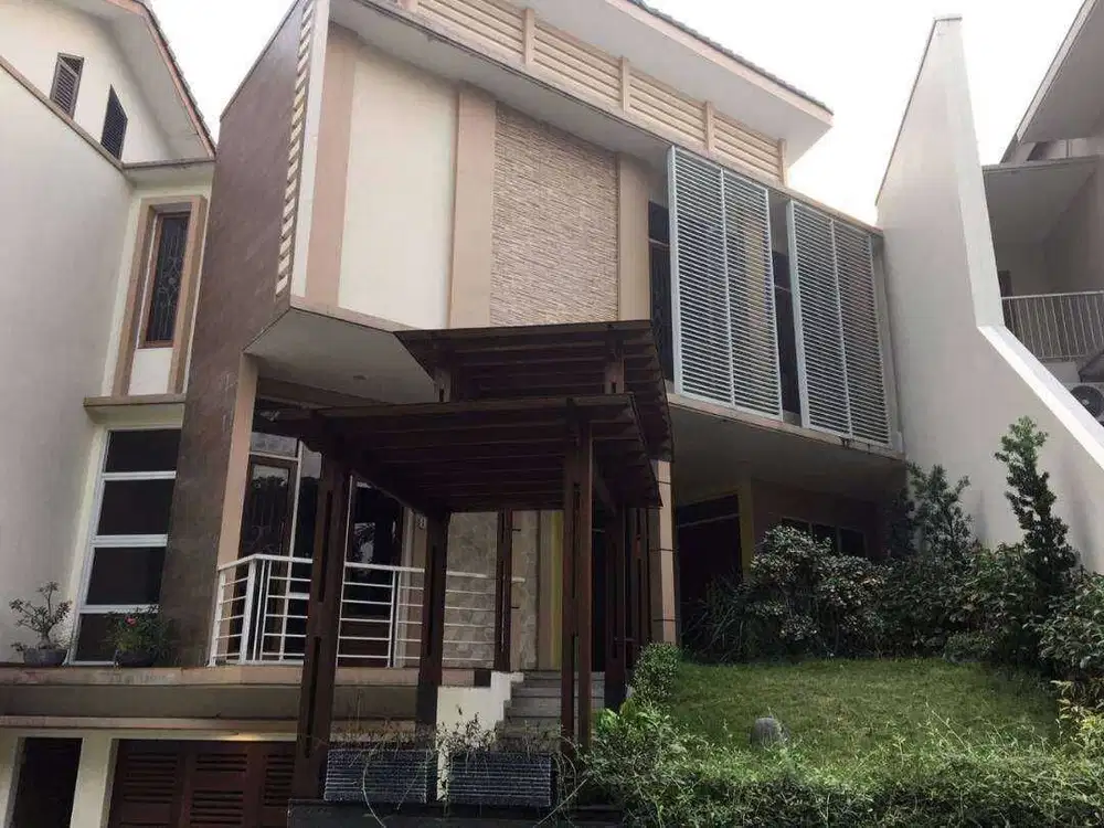 Dijual Rumah Semi Furnished di Lebak Bulus Jakarta Selatan