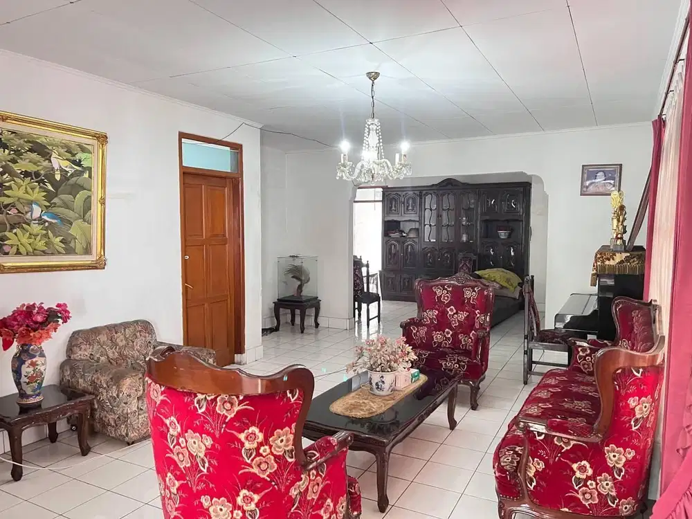 Dijual Rumah Bagus di Jalan Laswi Jantung Kota Bandung