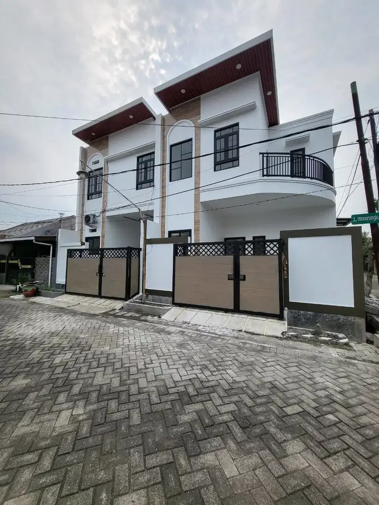 Rumah Hook 2 Lantai, 3KT, 2KM Di Perum. Rungkut Jaya Dekat MERR