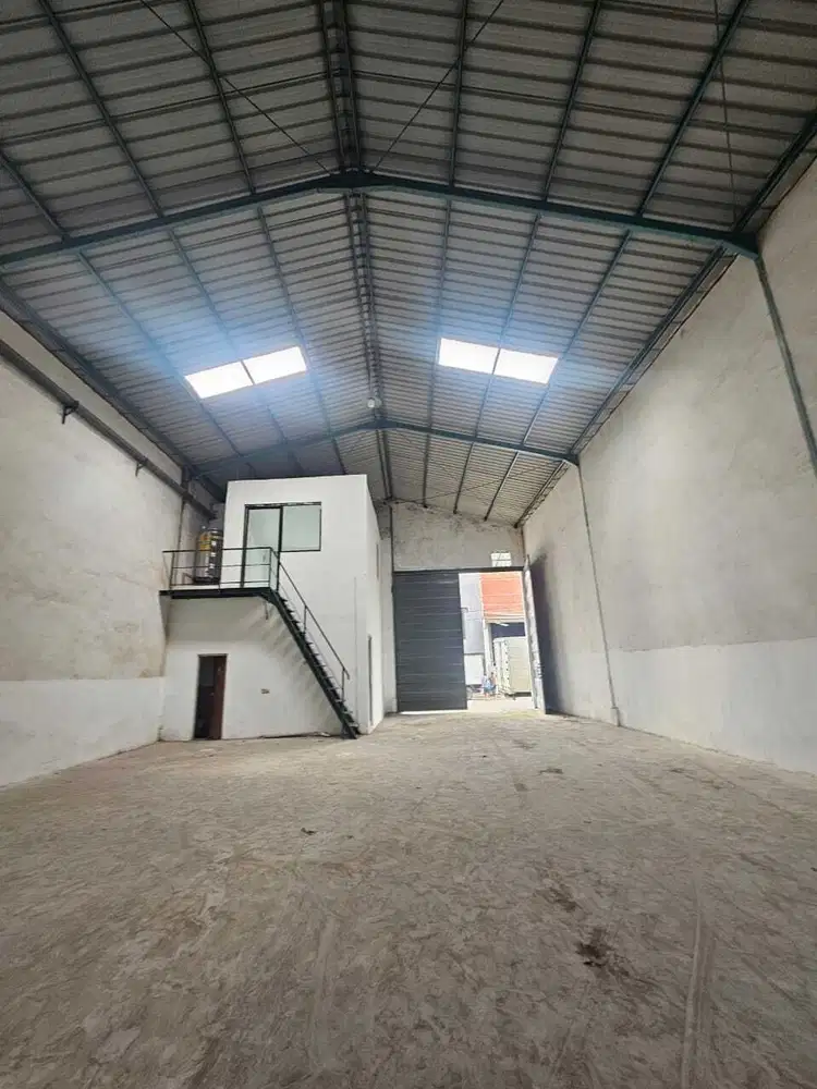 Gudang Bagus Siap Pakai Dekat Juanda di Waru, Sidoarjo