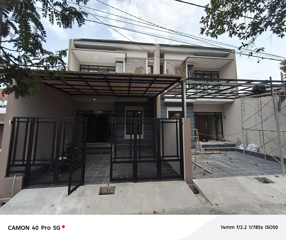 Rumah baru modern di komplek Margahayu raya kota bandung