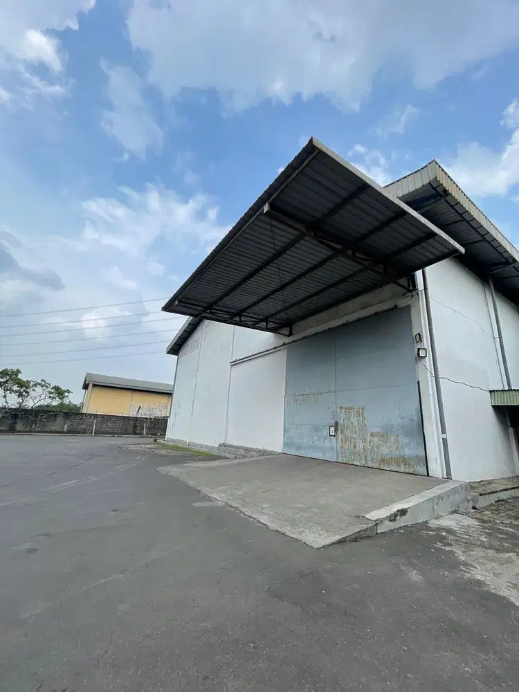 Gudang Siap Pakai di Raya Pandaan, Gempol, Pasuruan