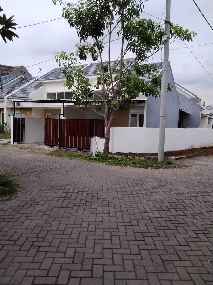 Rumah pojok luas di pepelegi waru