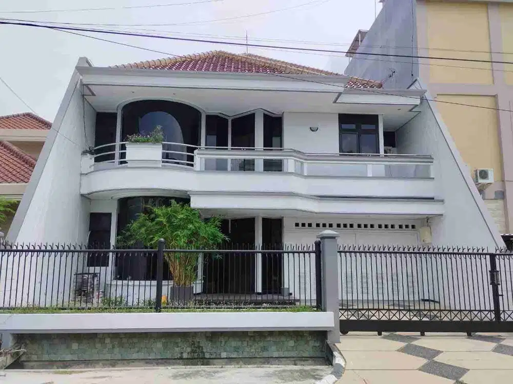 RUMAH MEWAH SUTOREJO PRIMA, DKT PAKUWON CITY, DHARMAHUSADA, KERTAJAYA, MANYAR, ARAYA