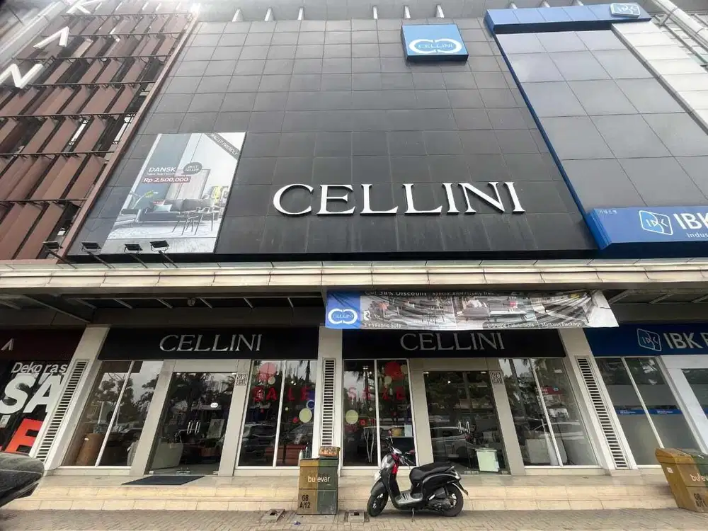 Ruko Graha Boulevar 2 unit Gandeng di Summarecon Bekasi Dijual Cepat