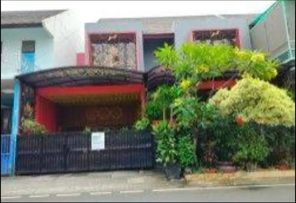 Rumah Pinggir Jalan Depan Fasum Sangat Dekat LRT