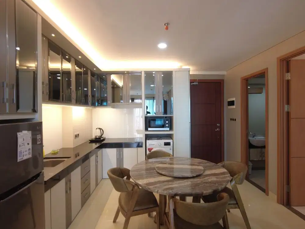 Apartemen condo mewah lux Reiz condo