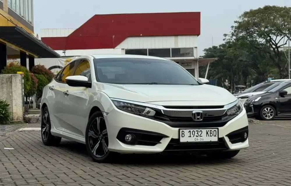 HONDA CIVIC 1.5 TURBO ES CVT 2017 PUTIH PROMO MURAH DP MINIM