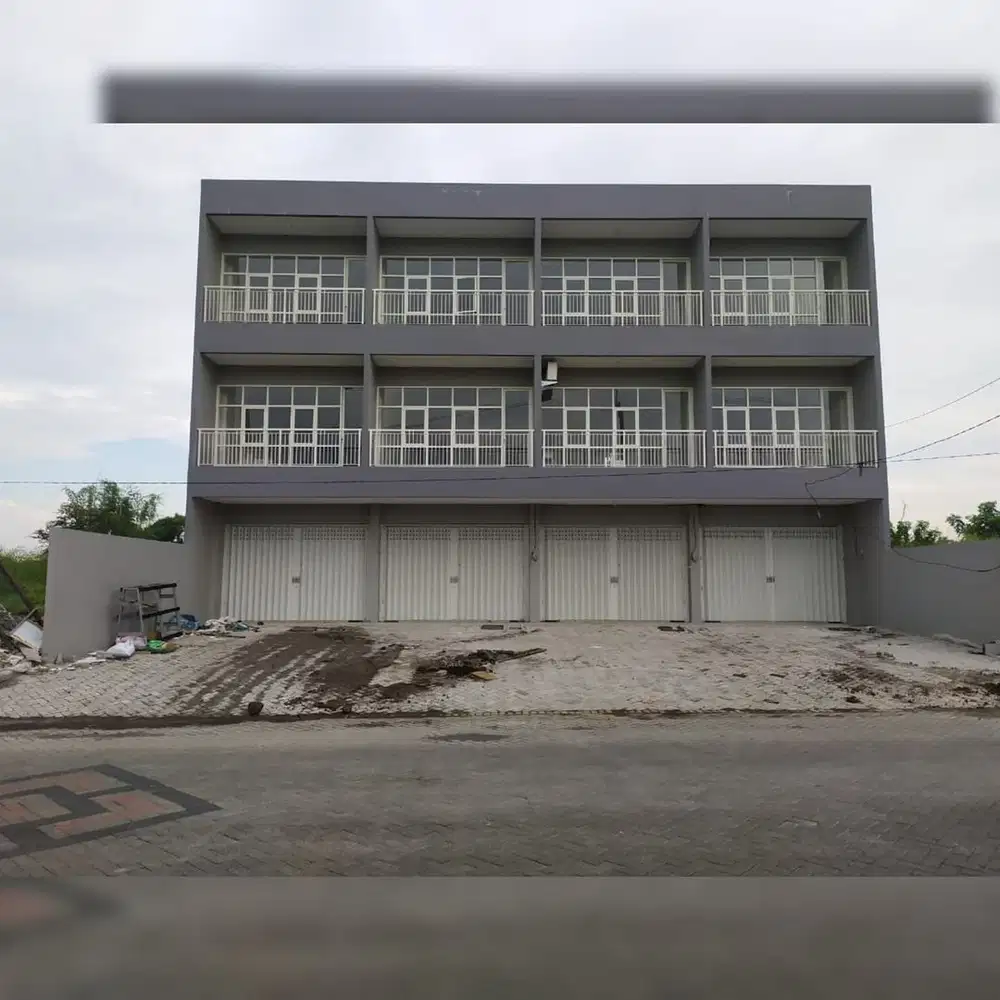 Disewakan Ruko 3 Lantai Dian Istana, Surabaya Barat.
