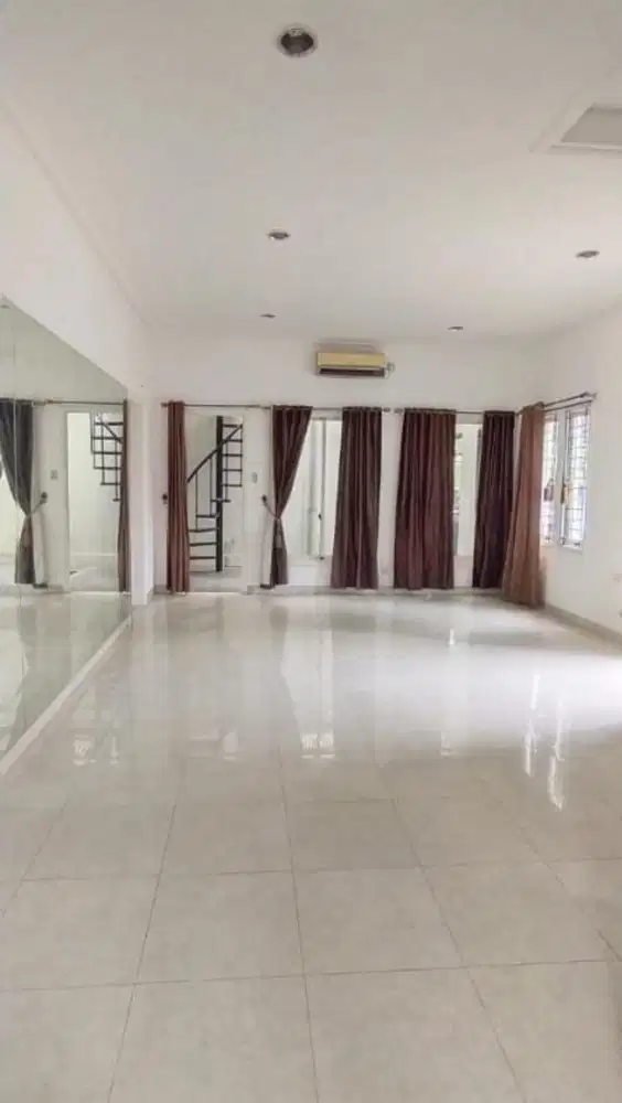 Dijual Rumah Siap Huni Rapi di Gading Serpong