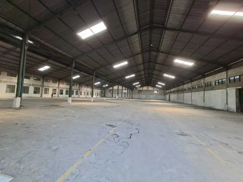 Gudang di Gempol, Pasuruan - Ada Halaman Parkir Sangat Luas