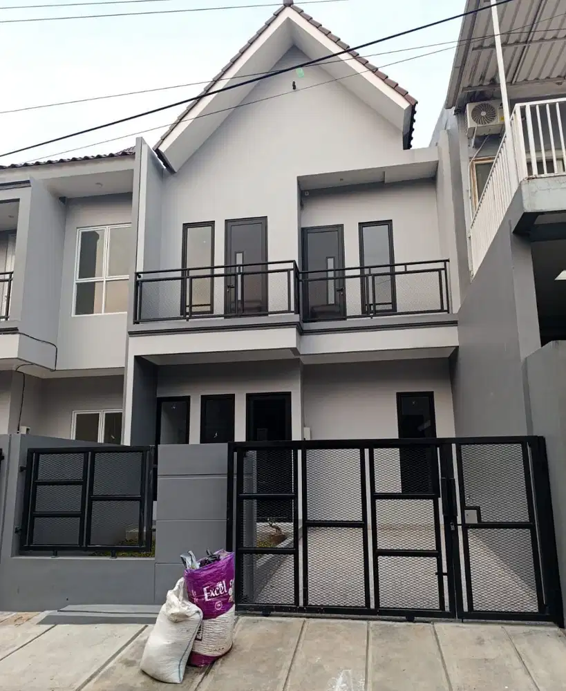 Dijual Rumah Semi Furnished Bagus Kencana Loka Tangerang Selatan