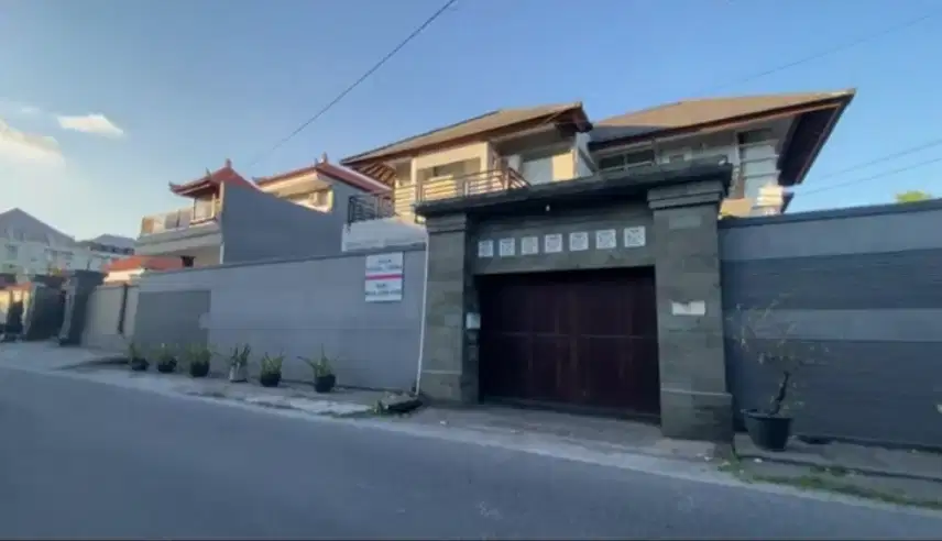 Villa Jual Di Jalan Dewi Sri, Legian, Kuta, Bali