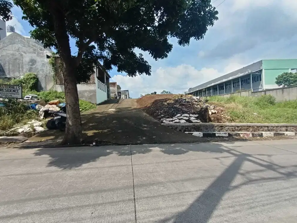 KAVLING PINGGIR JALAN UTAMA LINGKUNGAN RELIGIUS, lokasi Ujung Berung