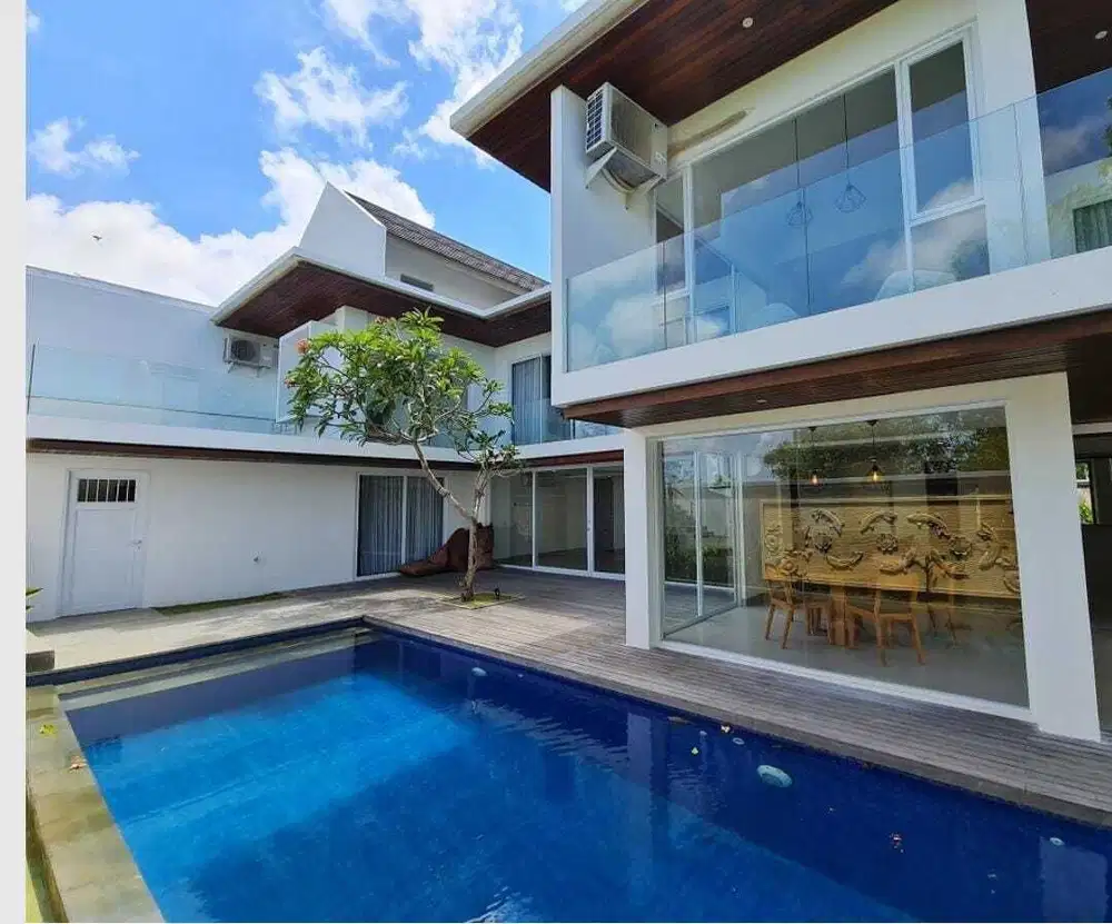 VILLA 6 BR ONE GATE Sistem DAN VIEW SUNSET LOKASI BEST UNGASAN