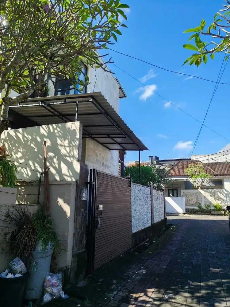 RUMAH SIAP HUNI 4BR FURNISHED LOKASI KESAMBI KEROBOKAN