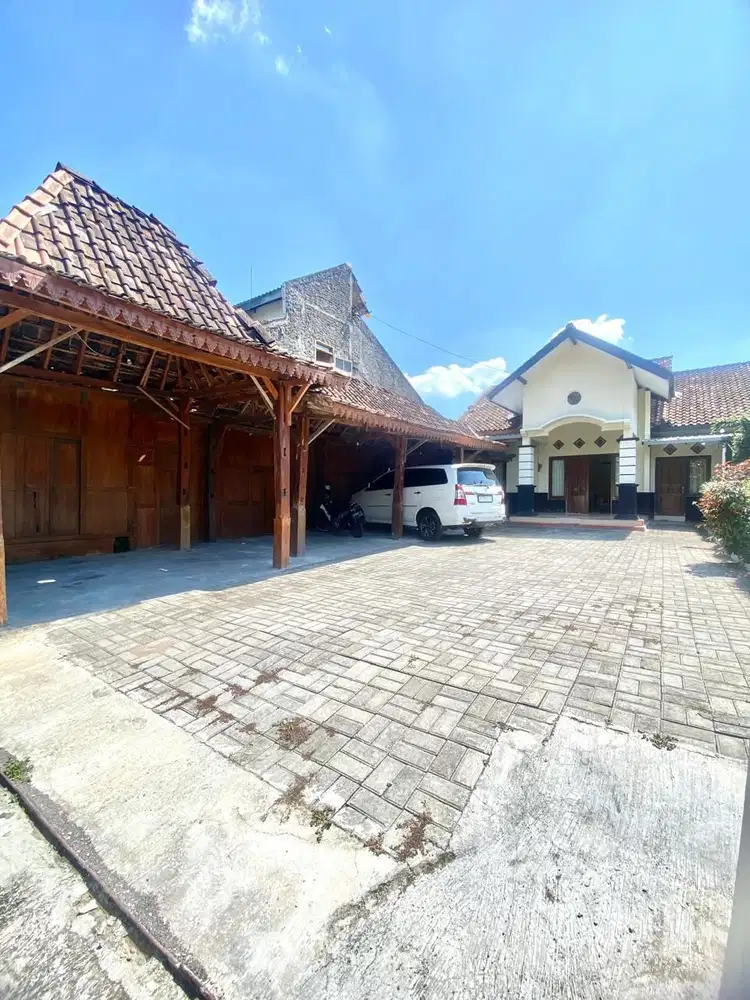 RUMAH JOGLO KLASIK DENGAN TANAH LUAS - HARGA MURAH DI SENDANGTIRTO