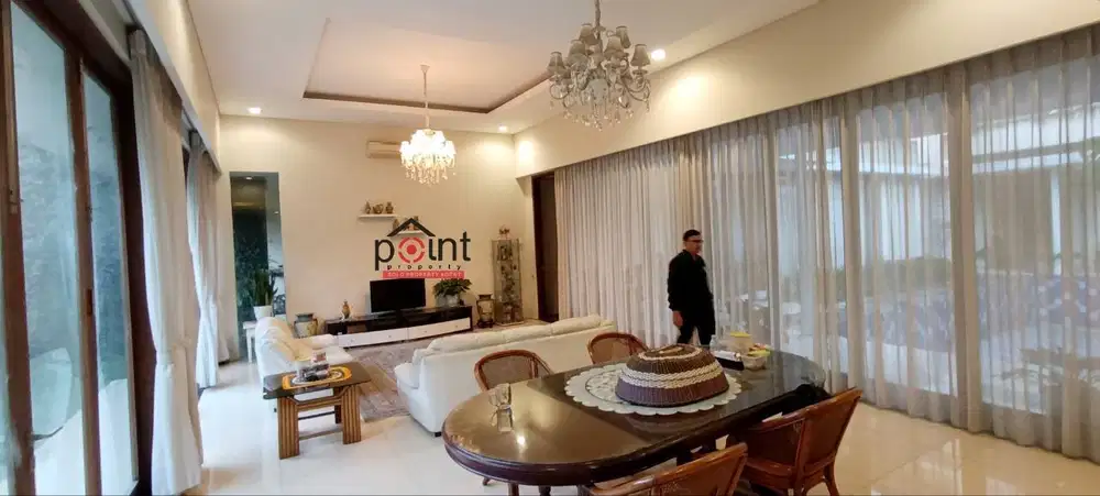 Rumah mewah luas strategis sumber Banjarsari solo