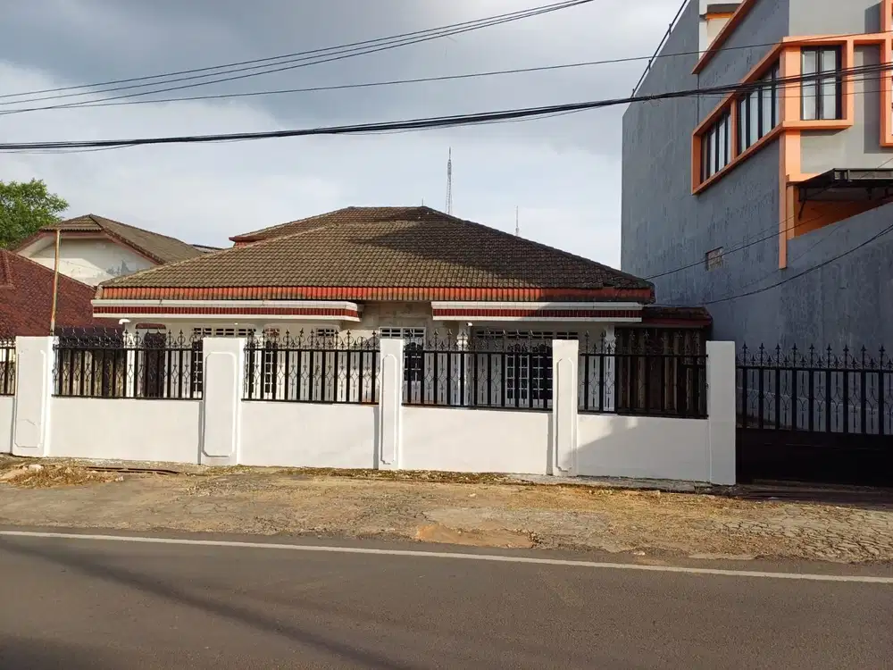 DIJUAL RUMAH BAGUS LOKASI STRATEGIS DI JALAN TRIKORA SAMPING RS BUNDA