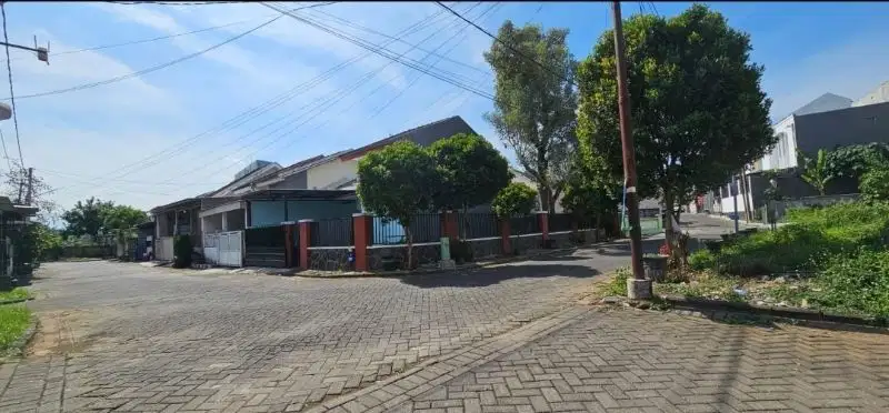 rumah bagus buat kos posisi hook pojok luas 180 di saxofone dkt UB UMM