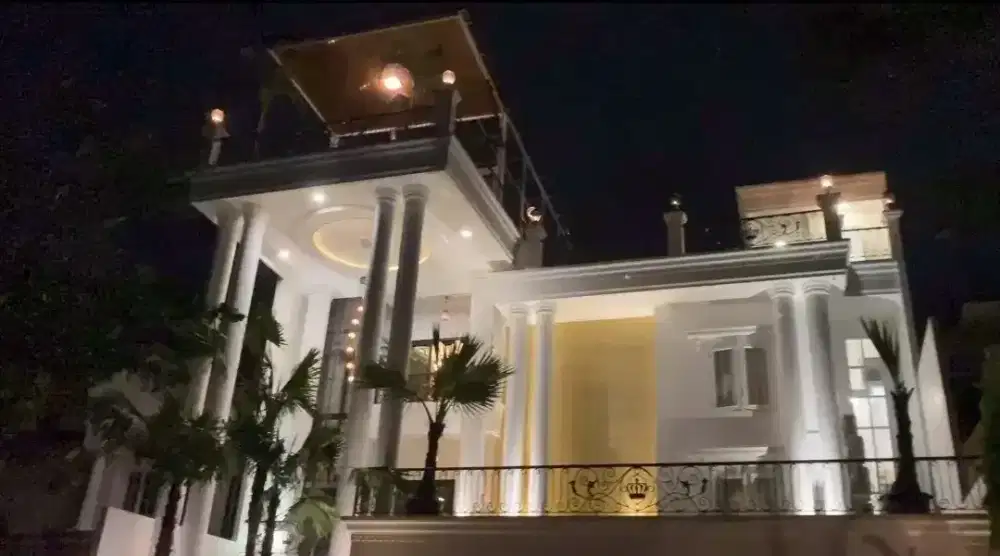 Di jual rumah mewah di sentul city dengan view golf