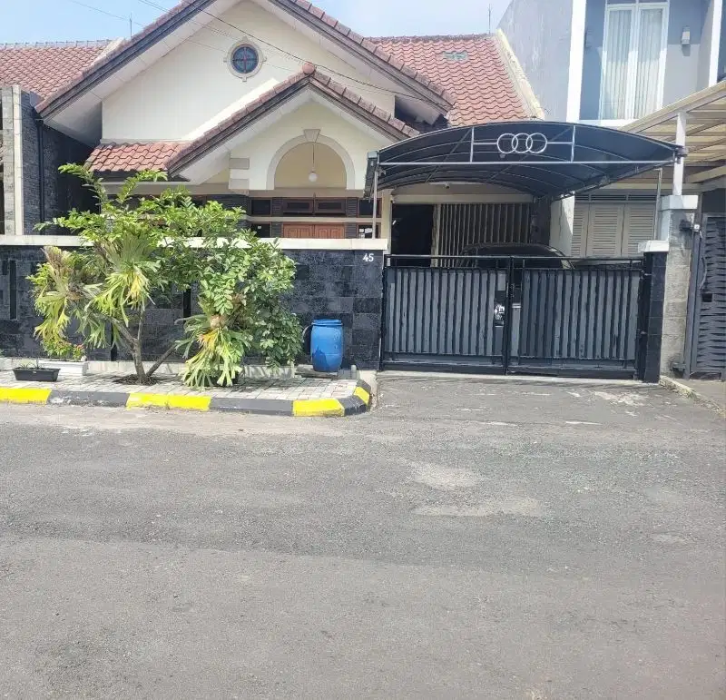 Dijual Rumah Terawat Siap Huni di Batununggal Soekarnohatta
