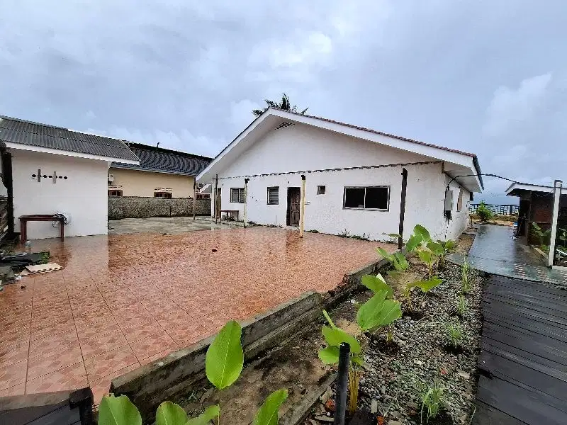 Dijual Rumah pinggir pantai / laut