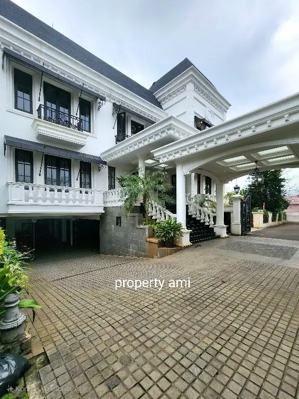 Jual rumah full furnished bebas banjir di Kemang Jakarta Selatan