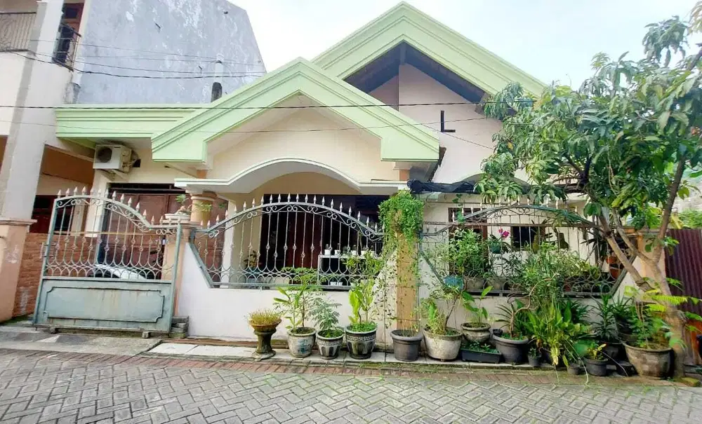 Rumah Siap Huni di Tengah Kota Surabaya Pusat dekat Masjid Nasional Al Akbar, Jambangan Surabaya